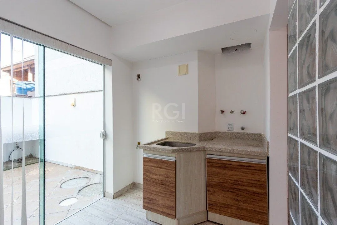 Imagem Casa para Venda - 178.4m², 3 dormitórios, sendo 1 suites, 2 vagas - Hípica