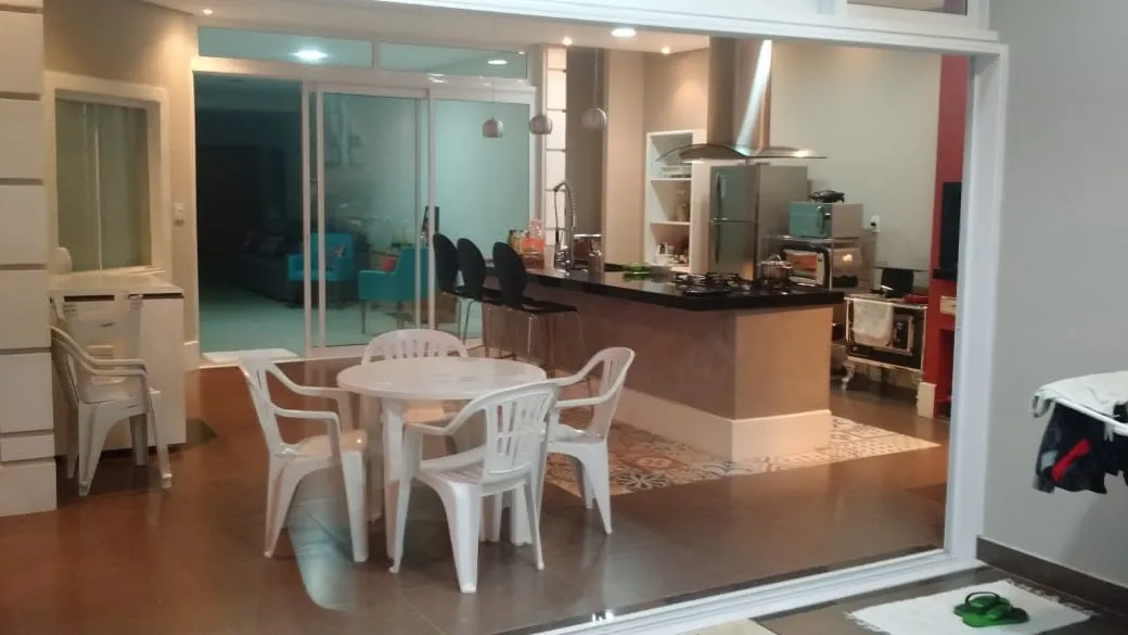 Foto do imóvel Casa à venda 3 Quartos, 1 Suite, 3 Vagas, 300M², Residencial Campo Belo, Pindamonhangaba - SP