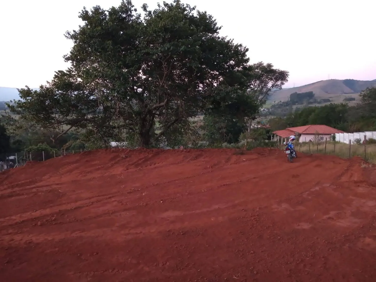 Imagem Terreno à Venda em Pindamonhangaba - 1.300 m² na Avenida Principal