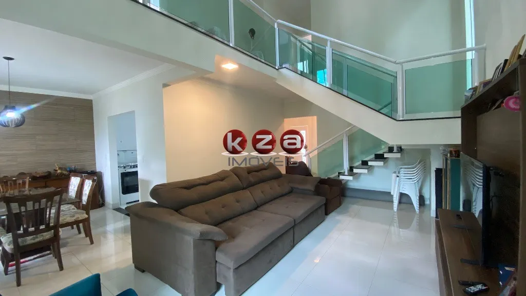 Imagem Oportunidade única: Casa em condomínio à venda em Valinhos-SP, no Condomínio Vivenda das Cerejeiras - 3 quartos, 3 suítes, 2 salas, 5 banheiros, 2 vagas, 200,00 m² de área.