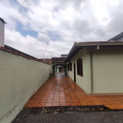 Imagem Casa Averbada à venda em Joinville, bairro Saguaçú