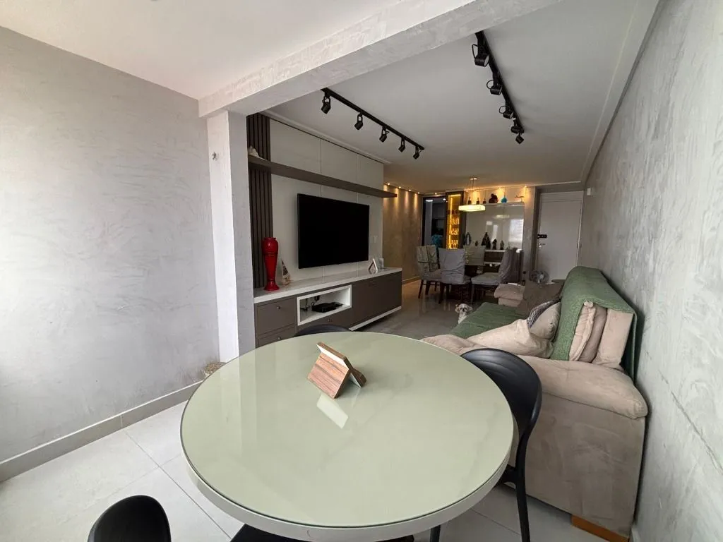 Foto do imóvel Apartamento reformado com 100 m², 3 quartos, suíte e lazer completo no Jardim Oceania, a poucos metros da praia.
