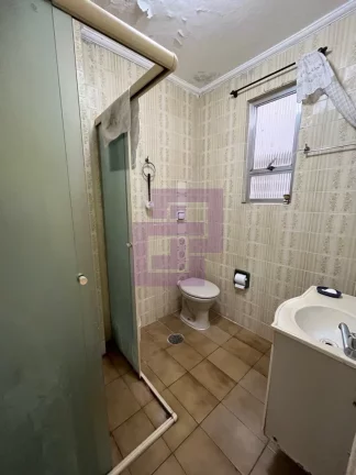 Imagem Praia da enseada 50 metros da praia , apartamento com 1 dormitório , 2 banheiros, sala com varanda e possui 2 elevadores região Carrefour, ótima localização