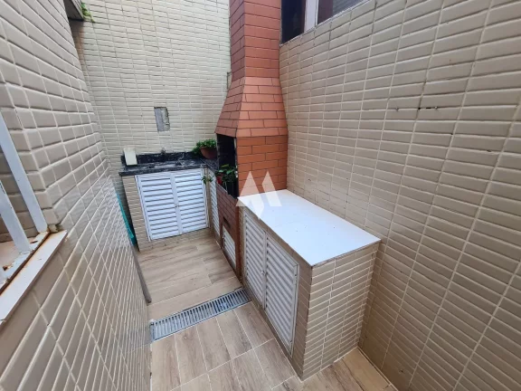 Imagem Casa Triplex no Marapé! Com 115m² e 3 quartos, sendo 1 suítes master com closet e 2 vagas!