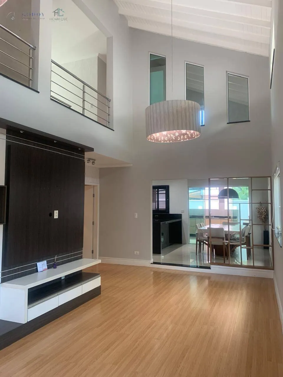 Imagem Conforto e lazer completos: casa com espaço gourmet, jacuzzi e 4 vagas