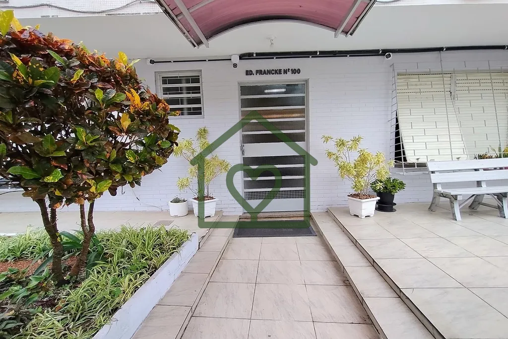 Imagem Ótimo apartamento de 1 dormitório, de frente com uma ampla janela, sala de estar, excelente sacada...