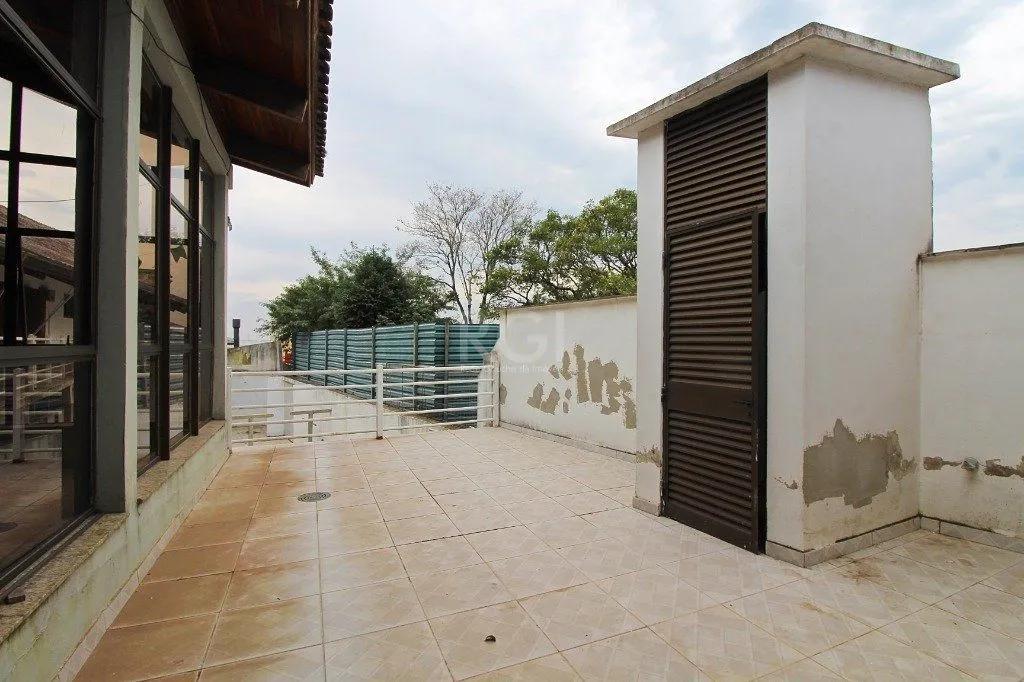 Imagem Casa para Venda - 840m², 7 dormitórios, sendo 3 suites, 8 vagas - Medianeira