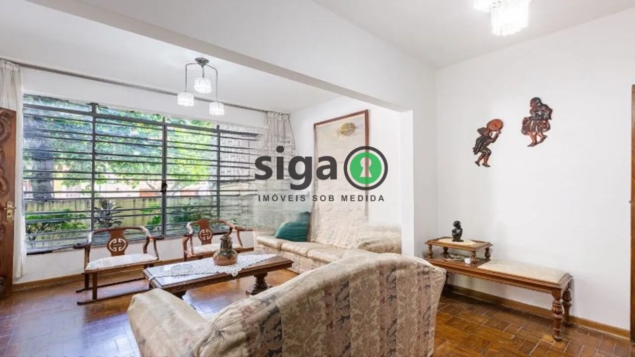 Imagem Sobrado em Perdizes com 248m², 4 quartos e 2 suítes em localização nobre.