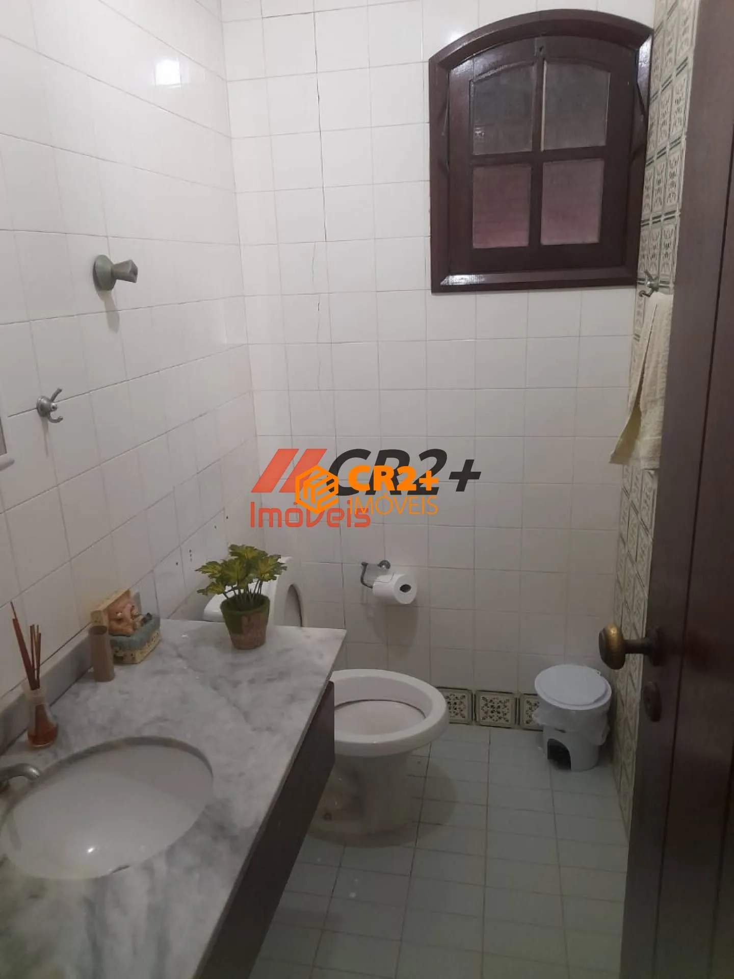 Imagem Casa a Venda com 450m² e 4 Quartos, 3 suítes + Dce e piscina em Candeias - Jaboa