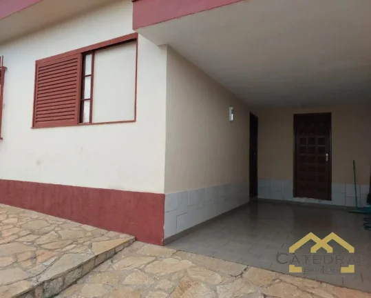 Imagem Casa térrea com 3 dormitórios à Venda por R$660.000,00 no bairro Pacaembu Jundiaí/SP