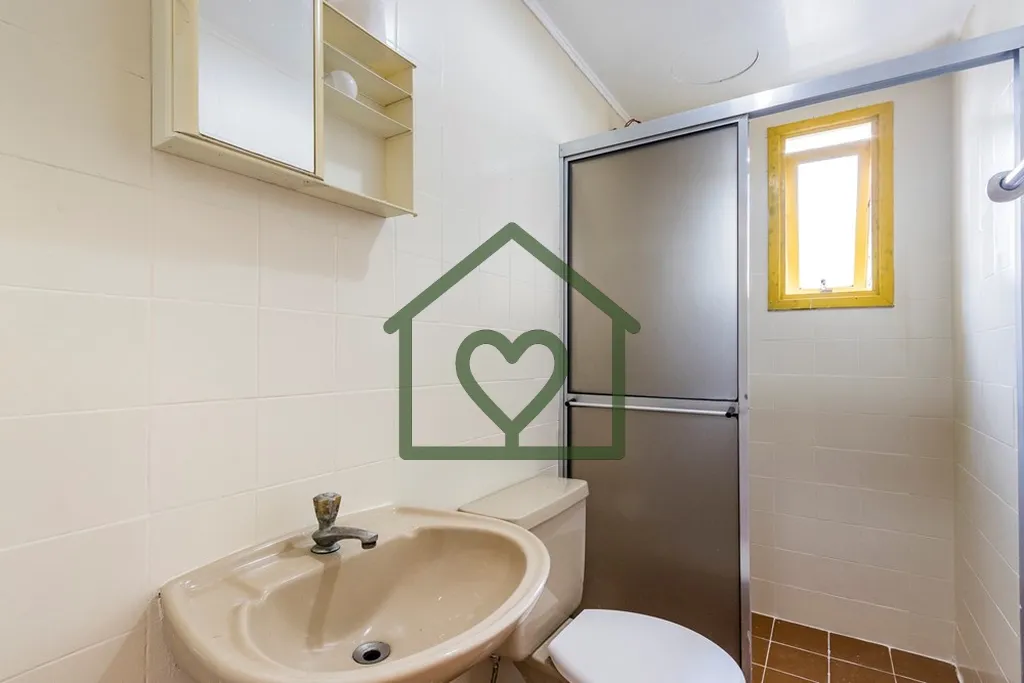 Imagem Descubra este encantador apartamento reformado com ótimo preço, pronto para morar e ideal para inv...