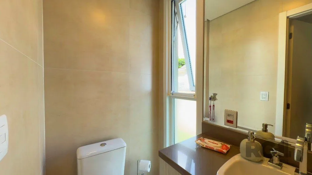 Imagem Casa para Venda - 315m², 3 dormitórios, sendo 1 suites, 2 vagas - Teresópolis