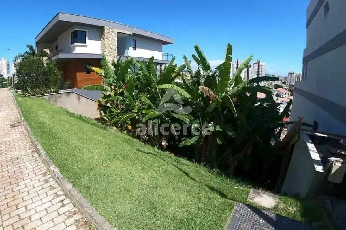 Imagem Terreno à venda - 355,00m² I Condomínio Fechado I Portaria 24hrs - bairro Estreito, Florianópolis/SC