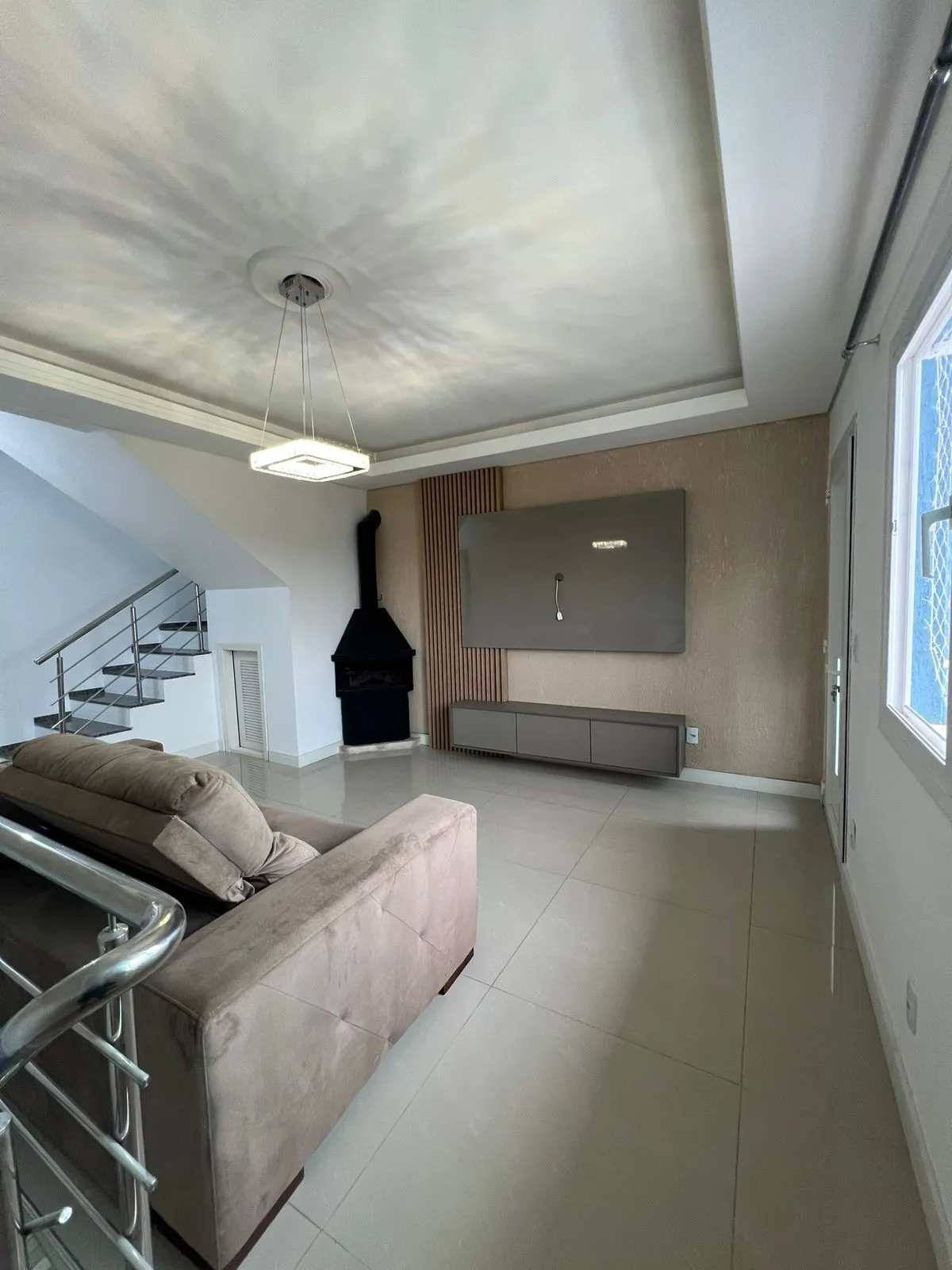 Imagem Casa sobrado em Gravatai de 3 dormitórios e 2 vagas