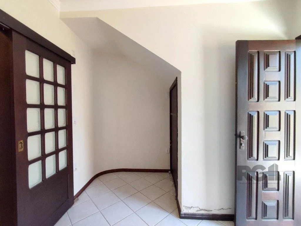 Imagem Excelente casa de 230m² com 4 dormitórios e 3 vagas.