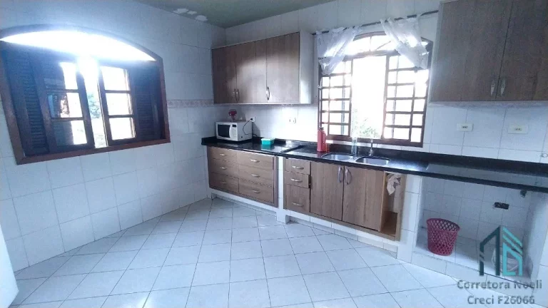 Imagem - Chácara com casa, 04 quartos c/suíte, em ótima localização, em São José dos Pinhais PR