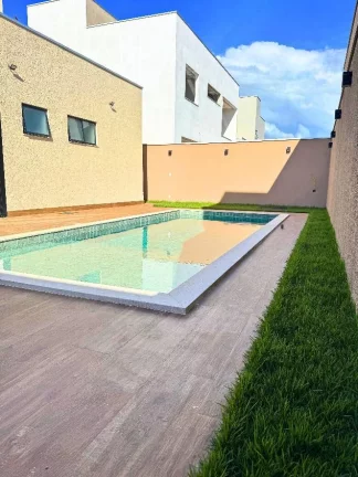 Imagem Casa duplex de alto padrão em condomínio fechado Lagoa Silvana.