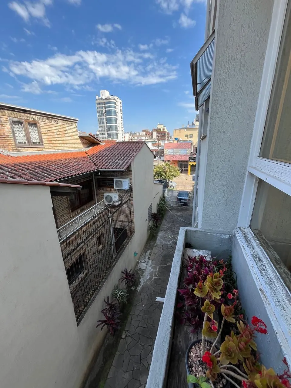 Imagem Apartamento 2 dormitórios, 1 vaga coberta no bairro Menino Deus.