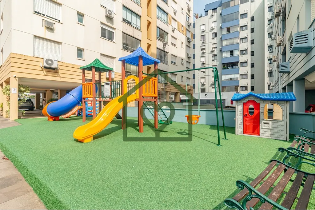 Imagem Apartamento com 84m² privativos, três dormitórios (sendo uma suíte), dois banheiros, sacada com ...