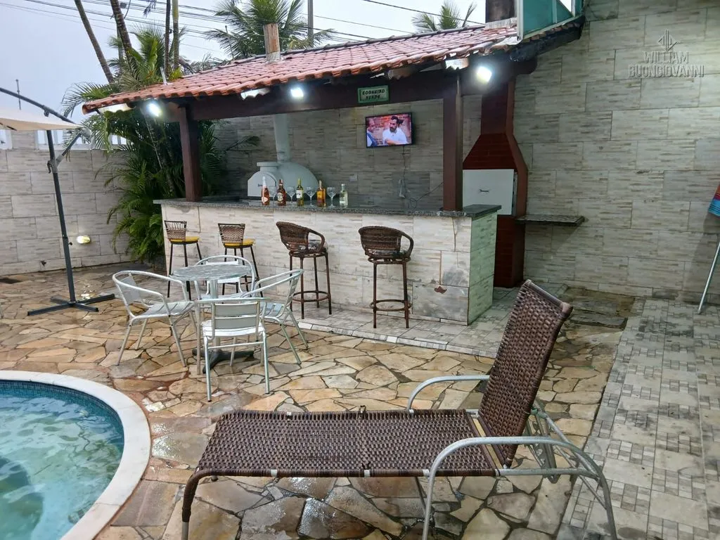 Imagem Casa 4 dormitórios sendo 1 suíte no bairro SOLEMAR