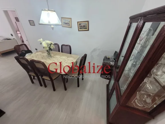 Imagem APARTAMENTO 02 QUARTOS + DEPENDÊNCIA DE EMPREGADA R$680.000,00, PRÓXIMO DA PRAIA, VILA RICA, APARTAMENTO ENORME E COM SACADA E LOCAL PRIVILEGIADO