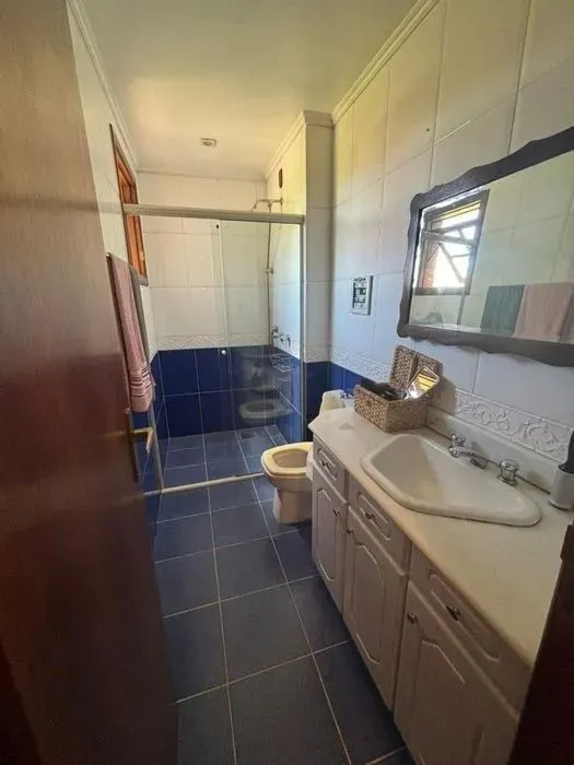 Imagem Residência de Luxo em Condomínio Fechado com 4 Dormitórios, 3 Suítes e Área de Lazer Privativa - São Lucas, Viamão/RS
