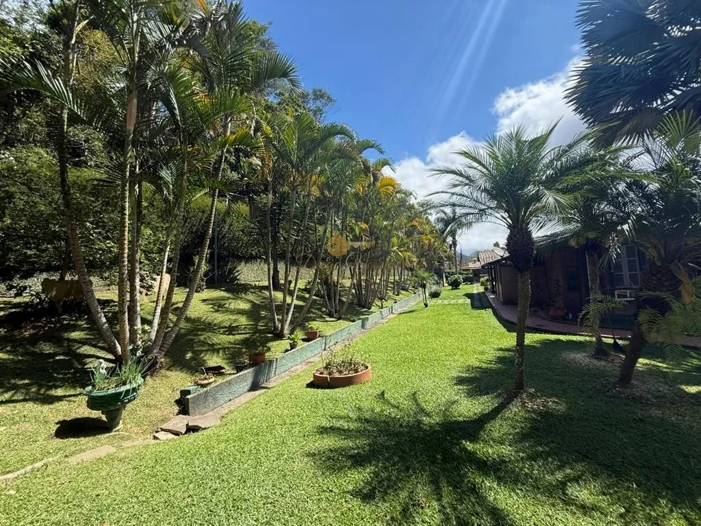 Imagem Casa em Condomínio para Venda em Teresópolis / RJ no bairro Albuquerque