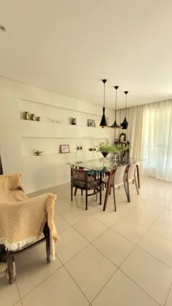 Imagem Excelente casa duplex em condomínio fechado com três suítes e área gourmet a venda em Stella Maris Salvador