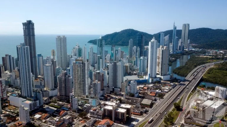 Imagem Apartamento a Venda no bairro Centro - Balneário Camboriú, SC