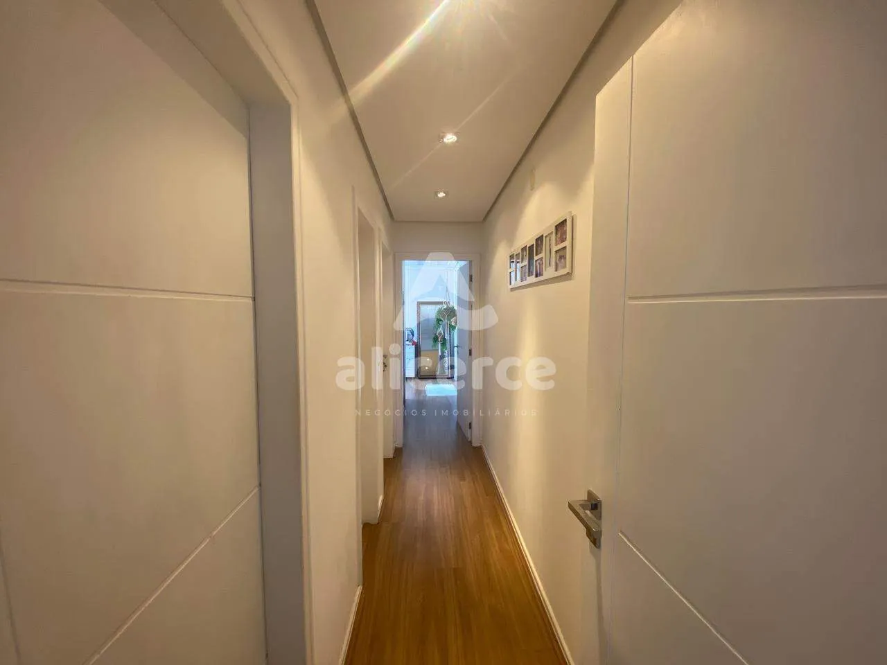 Imagem OPORTUNIDADE ÚNICA EM CAPOEIRAS - EXECENTE PADRÃO, ANDAR ALTO E PRONTO PARA MORAR!