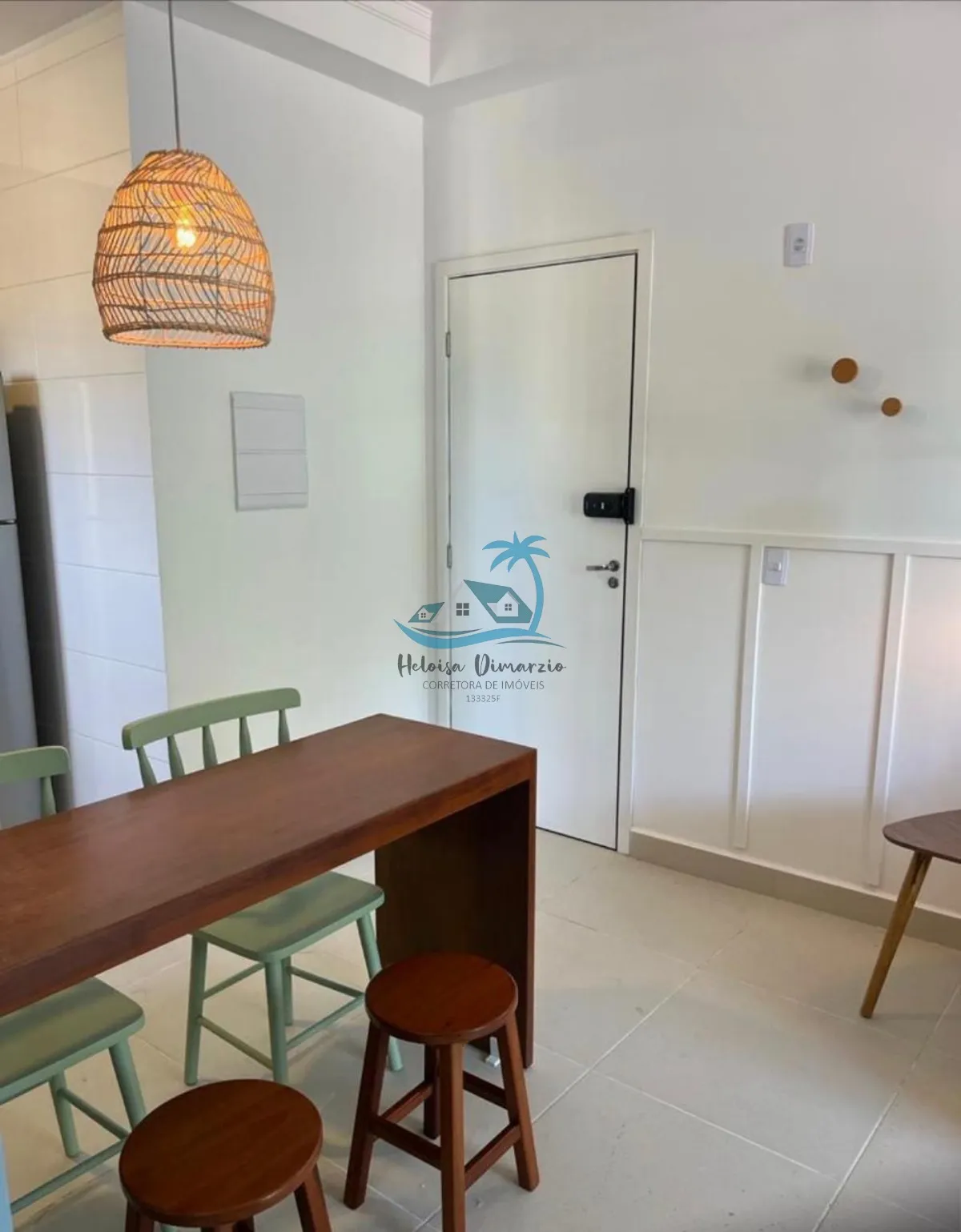 Imagem Apartamento mobiliado, com 2 dormitórios a venda em Ubatuba a 150 metros da Praia do Perequê Açu.