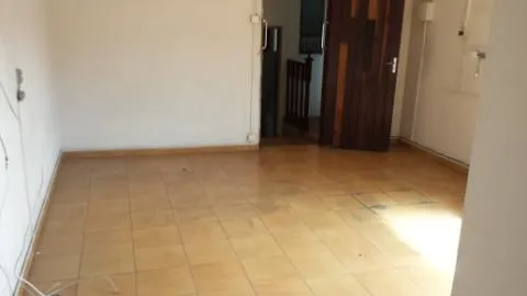 Imagem VENDA DE PRÉDIO COMERCIAL NO CENTRO DE SANTA ISABEL com +- 800m² COM 1 Loja Térrea com +- 200m² (alugada já gerado renda). CONSULTE-NOS.