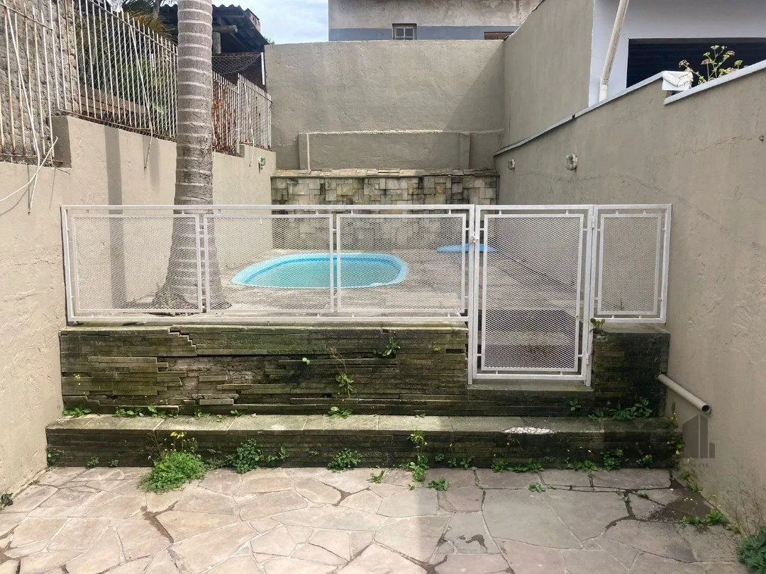 Imagem CASA | 2 DORMITÓRIOS | 1 SUÍTE | 2 VAGAS | PISCINA | SACADA | BAIRRO HÍPICA | ZONA SUL