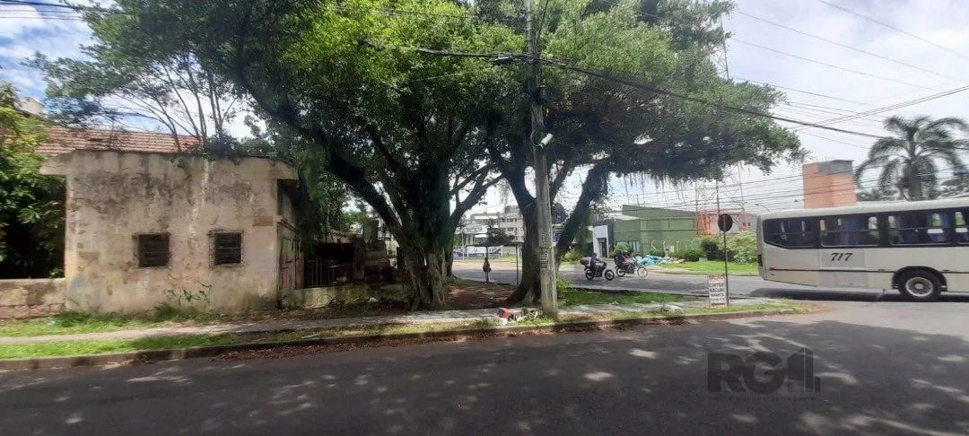 Imagem Terreno para venda, 968m², Pedra Redonda