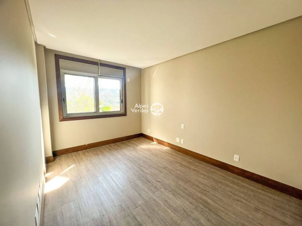 Imagem Vende-se Apartamento no Centro de Gramado, com 3 quartos, 162.11 m2