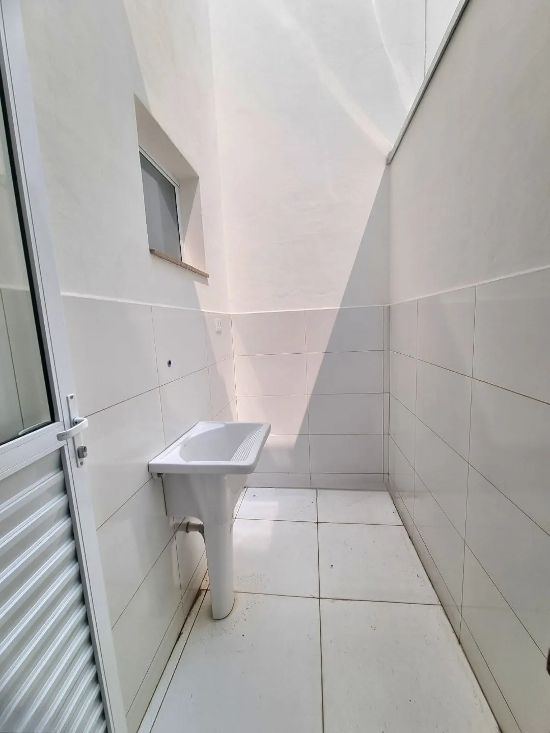 Imagem Casa Térrea com Terraço, 2 Dormitórios, Área Gourmet e Localização Central - Conforto e Lazer em um Só Lugar
