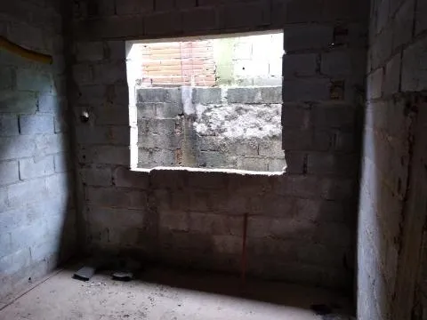 Imagem VENDA DE CASA EM CONSTRUÇÃO NO JARDIM RIO NEGRO, EM ITAQUAQUECETUBA/SP, 160m² com 3 quartos, suíte, sala de estar e garagem para 4 autos. CONSULTE-NOS