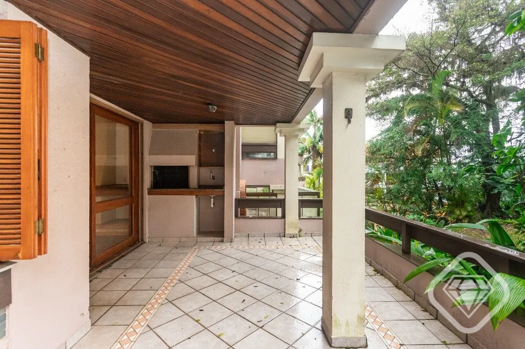 Imagem Apartamento térreo amplo, com pátio exclusivo e sacadão com churrasqueira em Ipanema, próximo à...