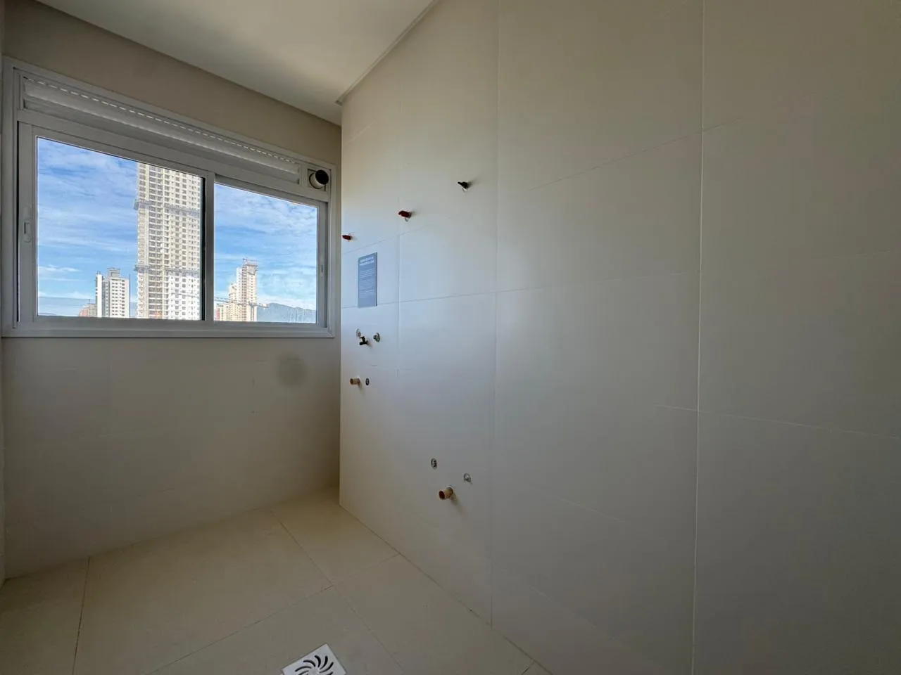 Imagem Apartamento com vista para o mar à venda com 179.5m2 por R$ 4.800.000,00