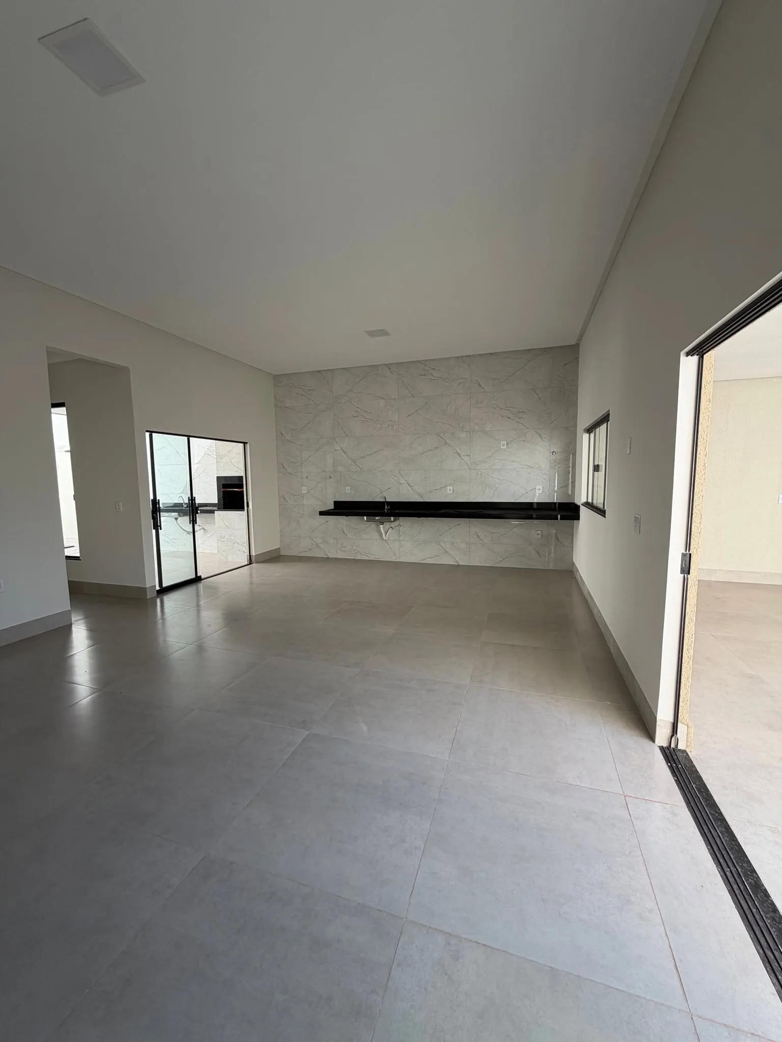 Imagem Casa 3/4 Sendo 1 Suite Com Closet No Bairro Das Industrias