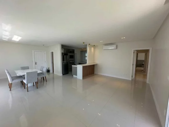 Imagem Apartamento com 4 dormitórios sendo 2 suítes e 3 vagas de garagem - Balneário Camboriú/SC