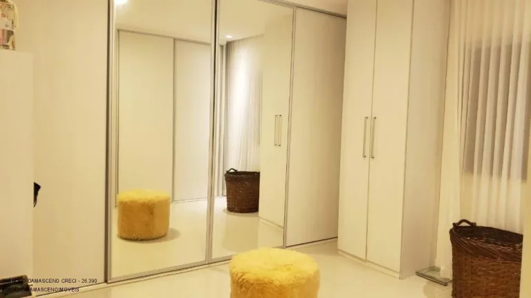 Imagem Casa alto padrão a venda em Busca Vida com 4 sites