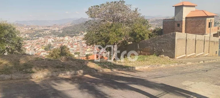 Foto do imóvel Terreno à venda, 421 m² por R$ 250.000 - Morro Chic - Itajubá/MG