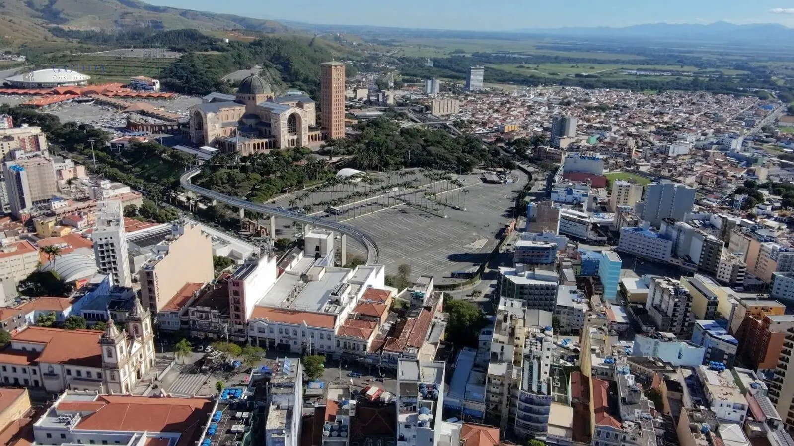 Imagem Oportunidade Rara: Terreno Comercial de 1.133 m² na Praça de Aparecida