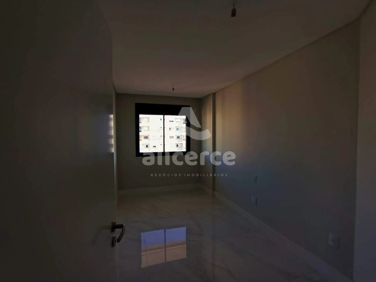Imagem Apartamento elegânte e Confortável 89m2-2 Suítes, Sol da Tarde e Localização Privilegiada