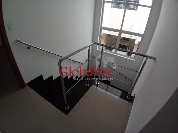 Imagem Casa Sobreposta à venda com 140m², 3 quartos, 1 suíte, closet e vaga para 2 carros por R$1.099.000,00