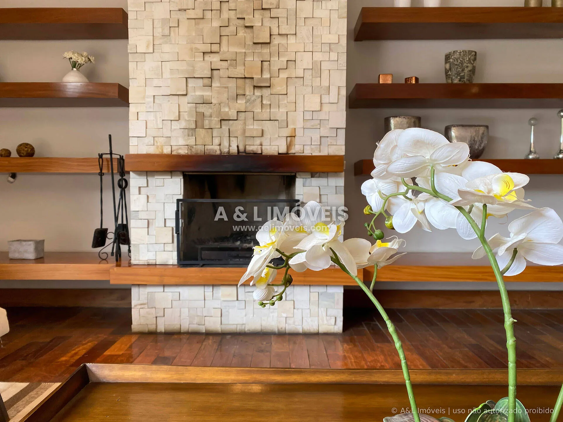 Imagem Casa alto padrão em Campos do Jordão | 5 suítes | Condomínio fechado