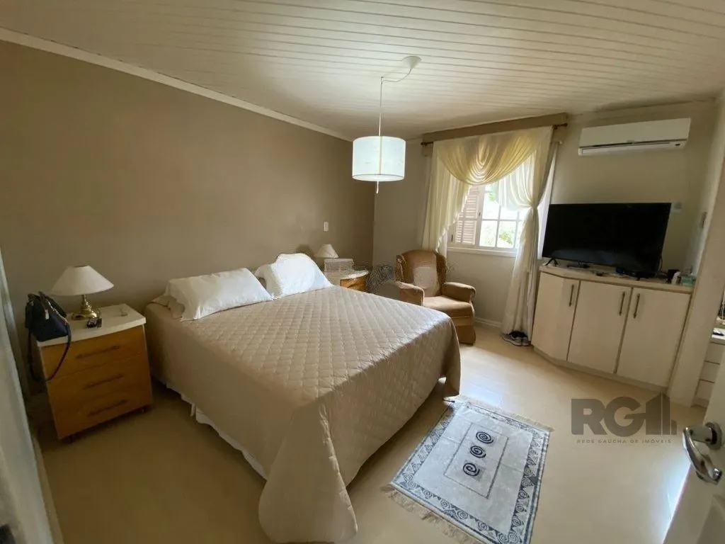 Imagem Casa de 5 dormitórios, bairro Jardim Floresta