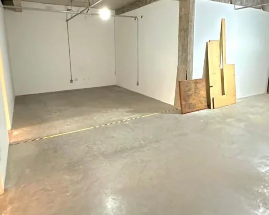Imagem GALPÃO COMERCIAL PISO INFERIOR 04 VAGAS METRO VILA SÔNIA FL48