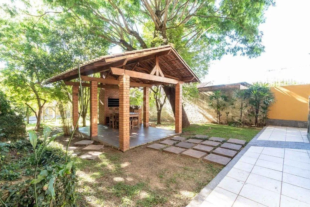 Imagem Casa para Venda - 308.25m², 3 dormitórios, sendo 1 suites, 5 vagas - Cristal